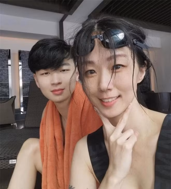 Phản ứng nhà trai khi mẹ đơn thân U50 yêu trai trẻ kém 22 tuổi - Hình 3 Phan ung nha trai khi me don than U50 yeu trai tre kem 22 tuoi-Hinh-3