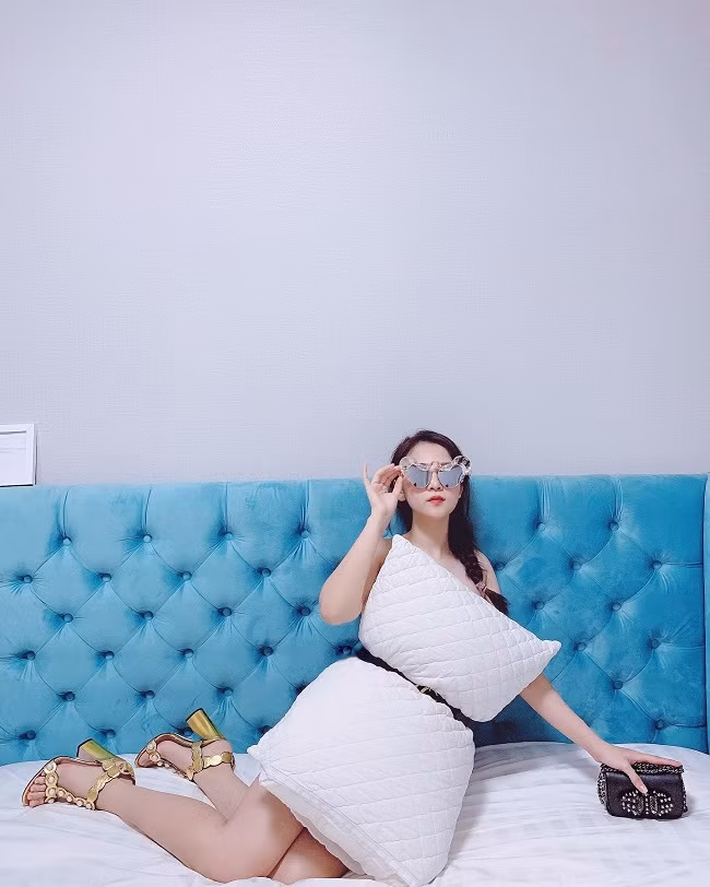 Nguoi dep Tay Ninh dong canh nong co “hot” bang my nhan cung tuoi?-Hinh-9