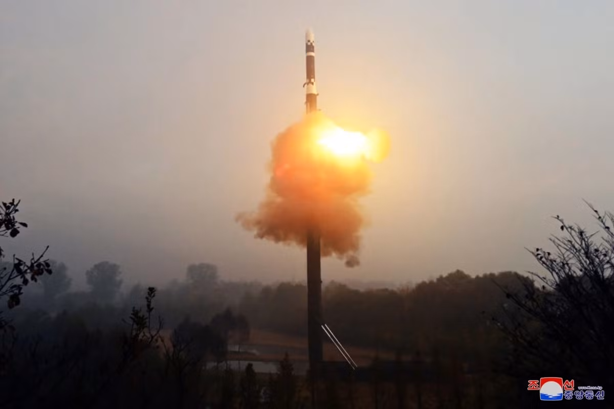 Trieu Tien tuyen bo thu thanh cong ICBM moi, cac nuoc phan ung sao?