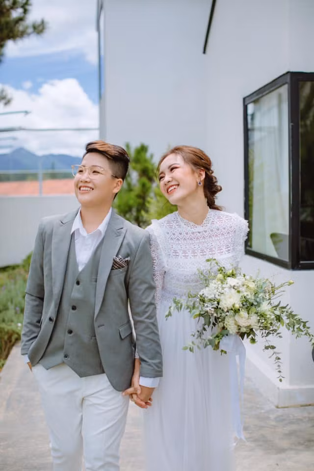 5 cap doi yeu dong gioi gay chu y nhat Vbiz gio ra sao?