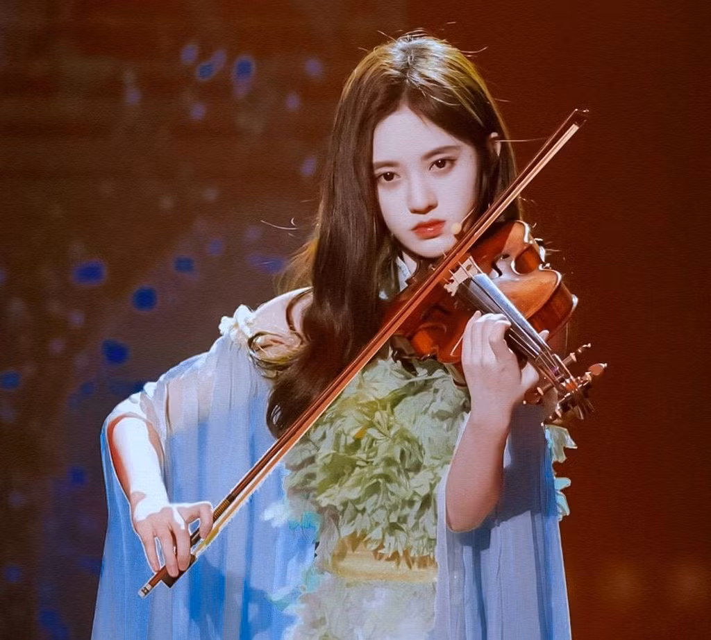 Nữ ca sĩ còn bị chỉ trích khi xây dựng hình ảnh thần tượng đa tài, biết chơi nhiều loại nhạc cụ như piano, violin, nhưng cô bị tố cáo gian lận khi thể hiện tiết mục trên truyền hình. Trong đó, hai nghệ sĩ violin tên Brett và Eddy cho rằng cách kéo dây của Cúc Tịnh Y và âm thanh phát ra từ tiếng đàn hoàn toàn không trùng khớp.