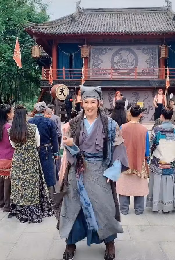 Tran Hao Dan miet mai dong phim de kiem tien nuoi con nho