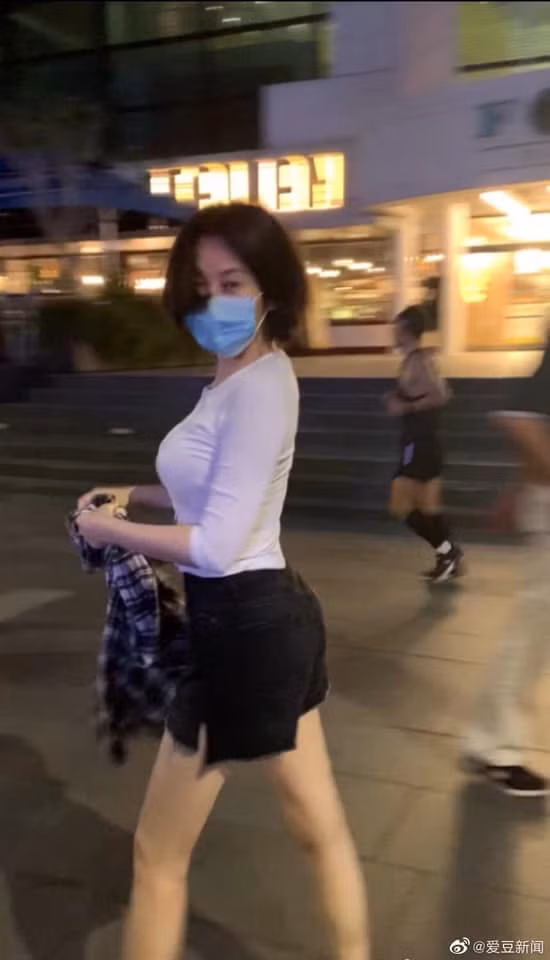 Mỹ nhân ‘Tiếu ngạo giang hồ’ gây sốt vì thân hình như gái 18 My nhan ‘Tieu ngao giang ho’ gay sot vi than hinh nhu gai 18