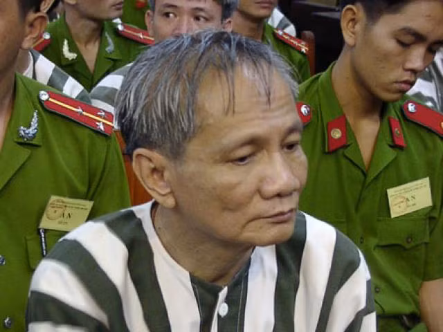 Nam Cam (Kỳ 2): Bài học đầu tiên trong giới giang hồ - Hình 2 Nam Cam (Ky 2): Bai hoc dau tien trong gioi giang ho-Hinh-2