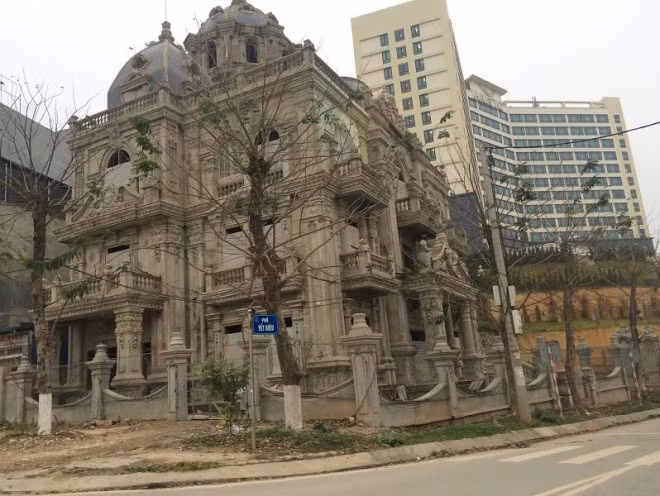 Nu dai gia so huu sieu biet thu vuon chuoi dang o dau?