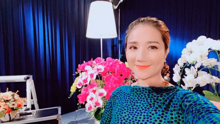 MC Cát Tường phản pháo khi bị ném đá là nghệ sĩ xấu, sống ảo - Hình 4 MC Cat Tuong phan phao khi bi nem da la nghe si xau, song ao-Hinh-4
