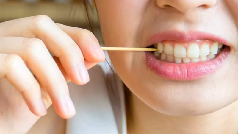 Bạn có biết 7 thói quen hằng ngày đang hủy hoại hàm răng Ban co biet 7 thoi quen hang ngay dang huy hoai ham rang