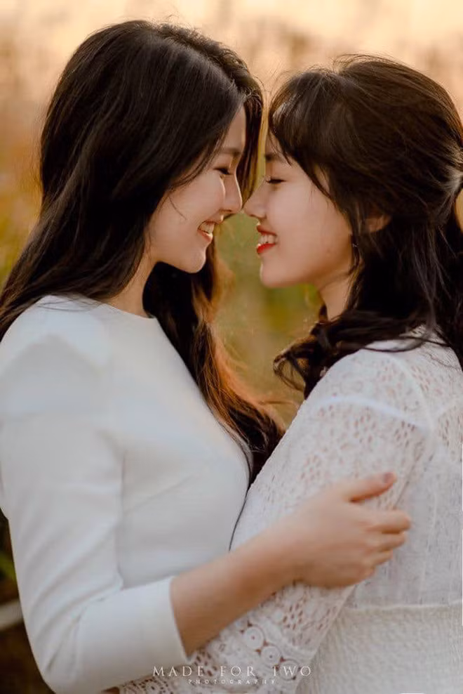 Cap doi dong tinh nu xinh dep trong dam cuoi o Han Quoc gay bao-Hinh-9