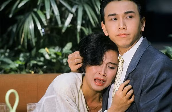 Nam thần một thời của TVB: 3 đời vợ, lừa tiền bạn gái - Hình 2 Nam than mot thoi cua TVB: 3 doi vo, lua tien ban gai-Hinh-2