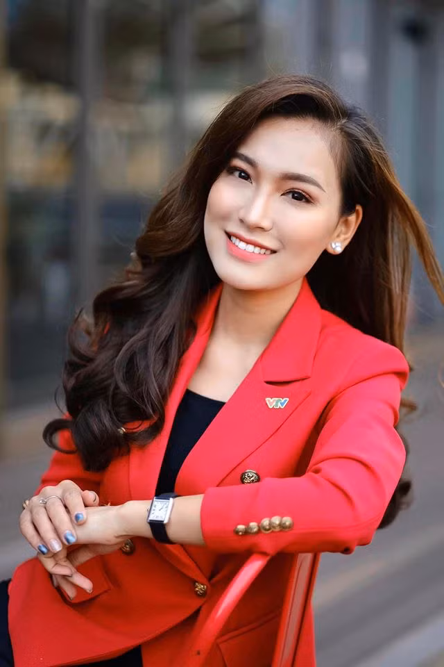 4 nu MC tre trung nhat nhi VTV: Nhan sac khong thua hoa hau-Hinh-2