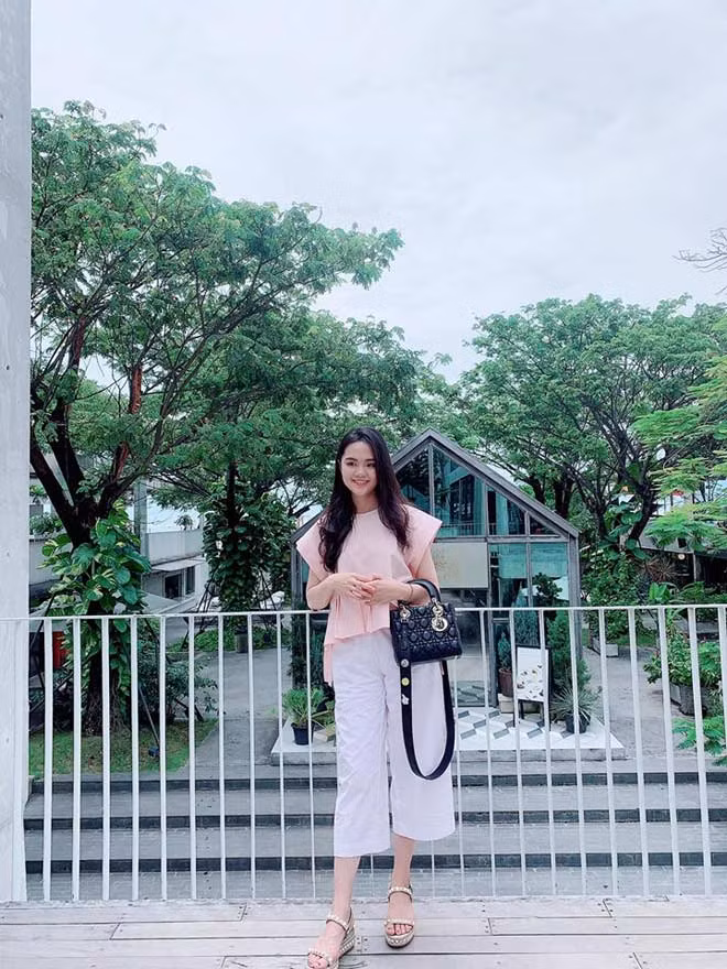 Vo Duy Manh khien dan tinh hoa mat khi khoe sam do hieu-Hinh-6