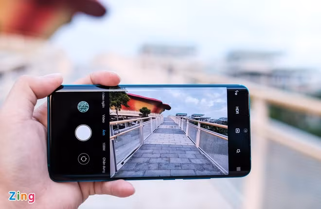 Khi chụp bằng chế độ 108 MP, kích thước ảnh khoảng 11 MB, độ phân giải 12.032x9.024 pixel. Người dùng có thể in ảnh với kích thước khoảng 4 mét. Khi sử dụng camera độ phân giải 108 MP, tốc độ chụp của máy khá chậm và mất khoảng 3 giây để lưu ảnh vì kích thước quá lớn. Người dùng có thể chỉnh lại về mức phân giải thấp hơn để sử dụng cho nhu cầu thường ngày.