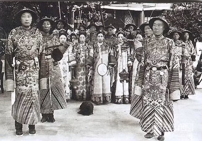 Vì sao thái giám Lý Liên Anh được độc sủng? - Hình 2 Vi sao thai giam Ly Lien Anh duoc doc sung?-Hinh-2