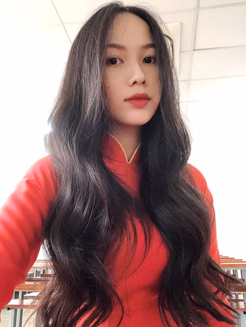 Cô sinh năm 2000 và hiện là sinh viên ĐH Tài chính - Marketing TP.HCM. Ảnh: FB Phương Quỳnh