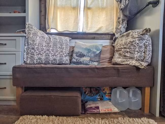 Ngôi nhà 25m2 tự thiết kế của vợ chồng trẻ tận dụng tối đa mọi không gian - Hình 13 Ngoi nha 25m2 tu thiet ke cua vo chong tre tan dung toi da moi khong gian-Hinh-13