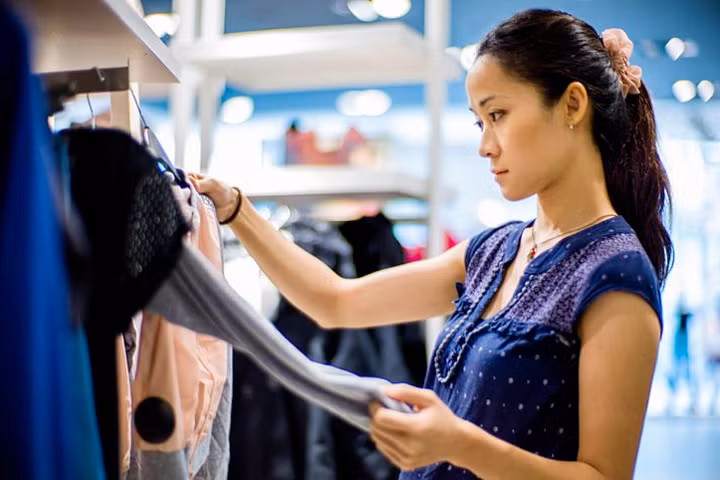 Lương 5 triệu và chưa có khoản tiết kiệm nào, chị em nên mua sắm ra sao? - Hình 2 Luong 5 trieu va chua co khoan tiet kiem nao, chi em nen mua sam ra sao?-Hinh-2