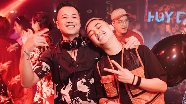 Nam DJ lo manh kiem ca trieu tien boa moi dem-Hinh-2