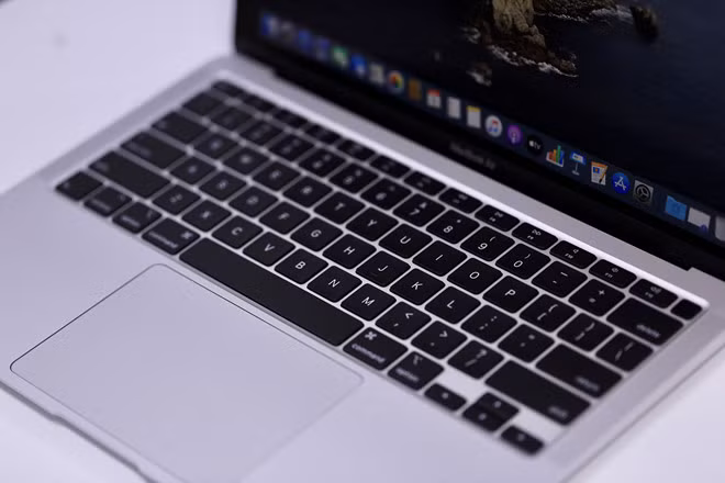 Macbook Air 2020 co mat tai Viet Nam, gia gan 28 trieu dong