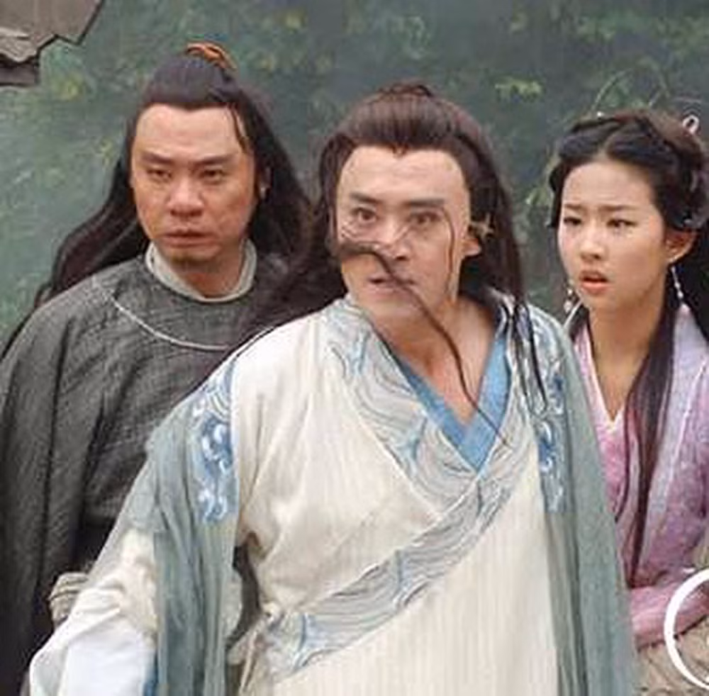 Cao thu so 1 cua ho Mo Dung sanh ngang Doc Co Cau Bai la ai?-Hinh-3