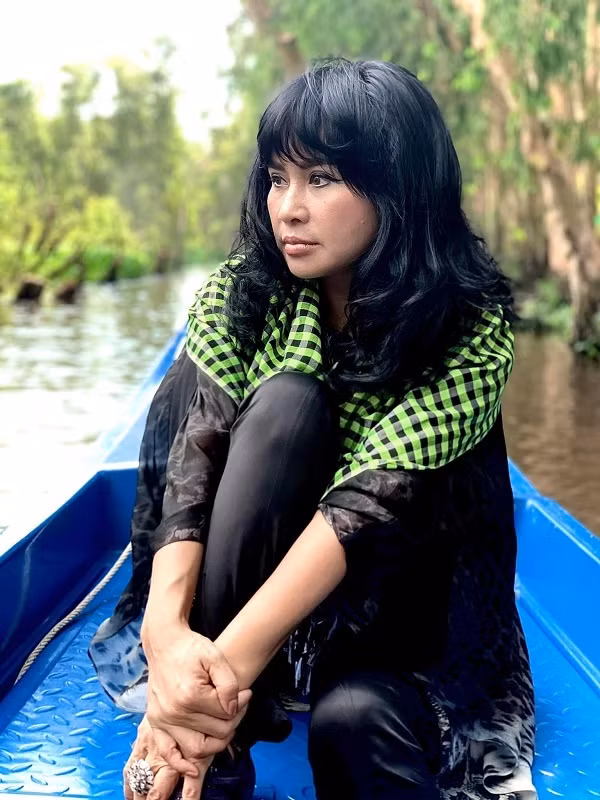 Diva Thanh Lam dep diu dang ben ban trai bac si-Hinh-3
