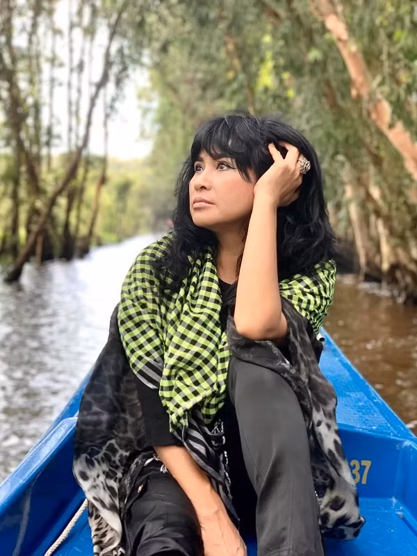 Diva Thanh Lam dep diu dang ben ban trai bac si-Hinh-2