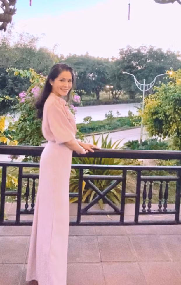 Nhan sac duoc khen giong Truong Ba Chi cua con gai Quyen Linh-Hinh-3