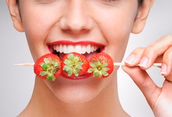 Bí quyết ăn ngon lại còn giúp răng trắng sáng bật tông - Hình 3 Bi quyet an ngon lai con giup rang trang sang bat tong-Hinh-3