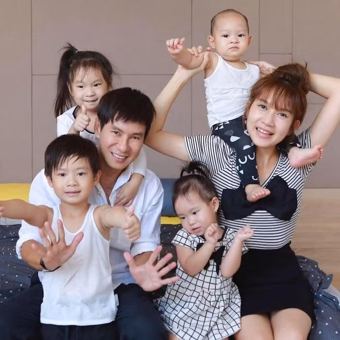 Minh Hà lộ vòng 2 lớn bất thường, vướng nghi vấn mang bầu lần 5 - Hình 4 Minh Ha lo vong 2 lon bat thuong, vuong nghi van mang bau lan 5-Hinh-4