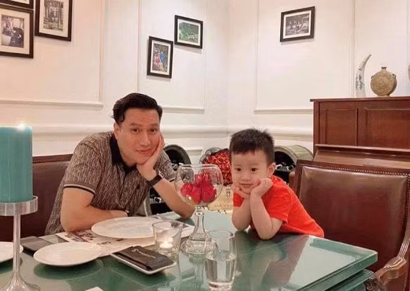 Việt Anh khiến fan ngã ngửa khi đưa ra lời khuyên cho con trai Viet Anh khien fan nga ngua khi dua ra loi khuyen cho con trai