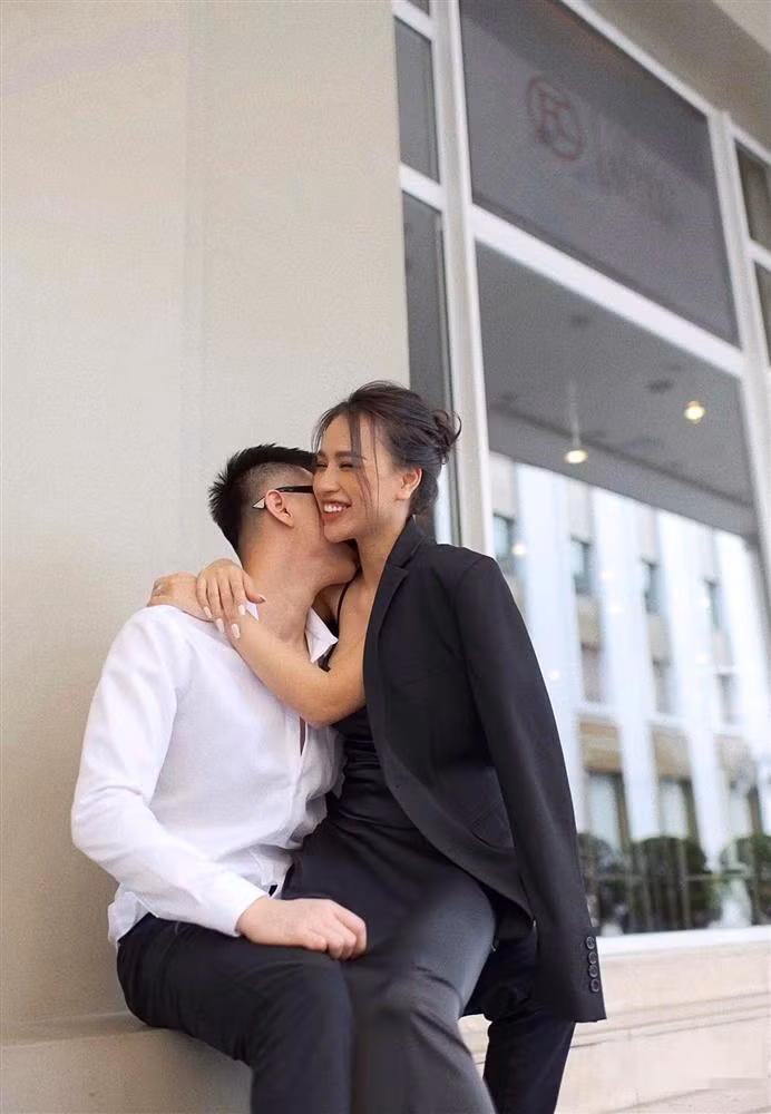 Trên trang cá nhân, bạn trai thường xuyên chia sẻ những khoảnh khắc tình tứ bên DJ Tít.
