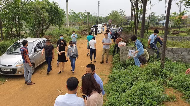 3 lan 'luot song' dat, ty phu 'hut' cong lung tra no 10 nam chua het