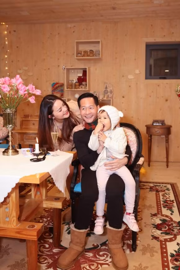 Phan Nhu Thao tiep tuc lo than hinh phat tuong-Hinh-5