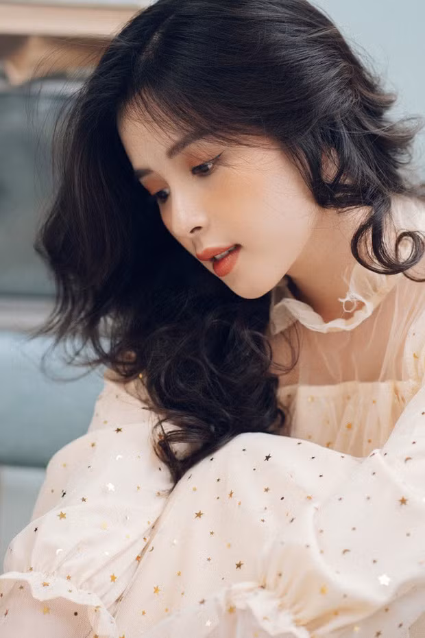 Nữ streamer Thảo Nari khoe 'tâm hồn' gợi cảm ngay trên sóng ảnh 3