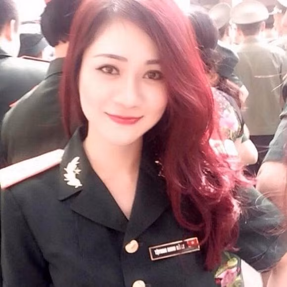 NSND Tu Long ben ba xa tre dep-Hinh-4