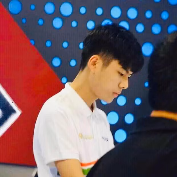 Cap chi em song sinh chiem spotlight tai duong len dinh Olympia-Hinh-9