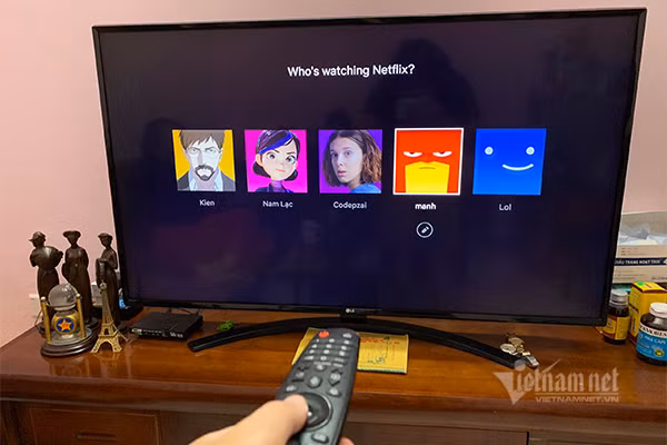 'Cho den' online: Canh giac chieu tro lua ban tai khoan Netflix