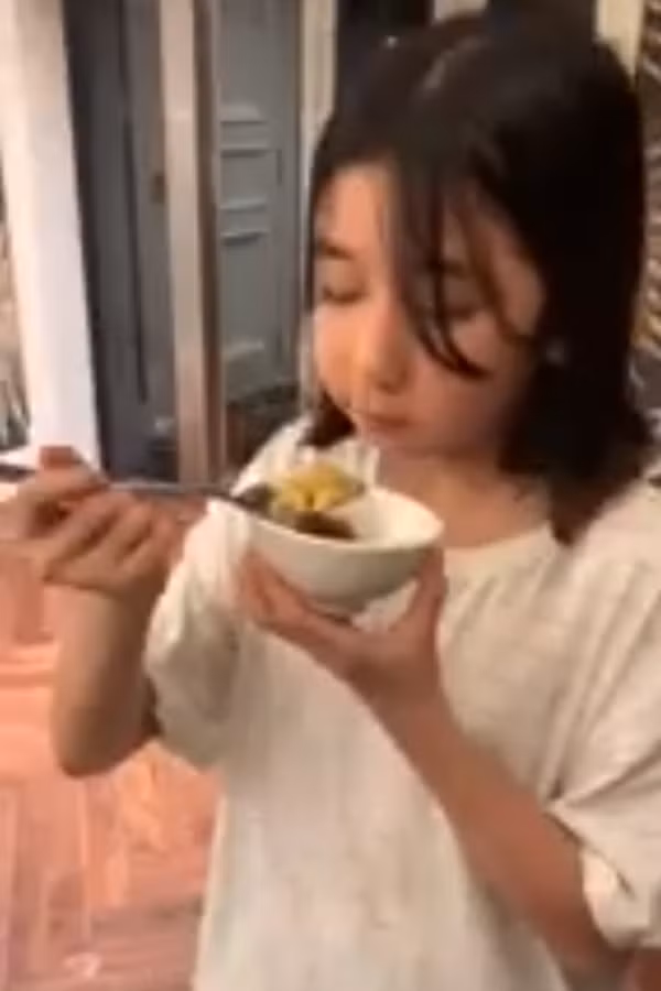 Hoa hậu Nguyễn Thị Huyền để lộ ảnh con gái xinh xắn - Hình 2 Hoa hau Nguyen Thi Huyen de lo anh con gai xinh xan-Hinh-2