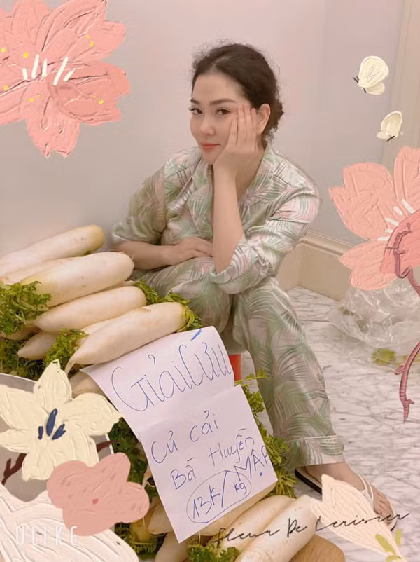 Hoa hậu Nguyễn Thị Huyền để lộ ảnh con gái xinh xắn Hoa hau Nguyen Thi Huyen de lo anh con gai xinh xan