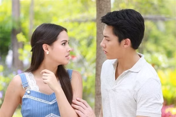 Vua nop don ly hon, vo toi bong tai mat ngoi thup xuong