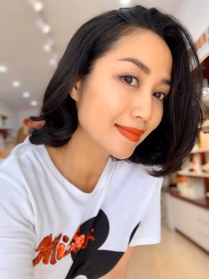 Oc Thanh Van lien tuc bi thac mac ve cach ung xu voi con gai co nghe si Mai Phuong