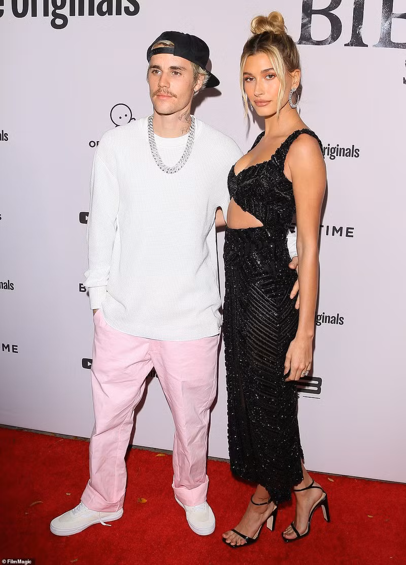 Ngắm căn biệt thự sang trọng mới tậu của vợ chồng Justin Bieber Ngam can biet thu sang trong moi tau cua vo chong Justin Bieber