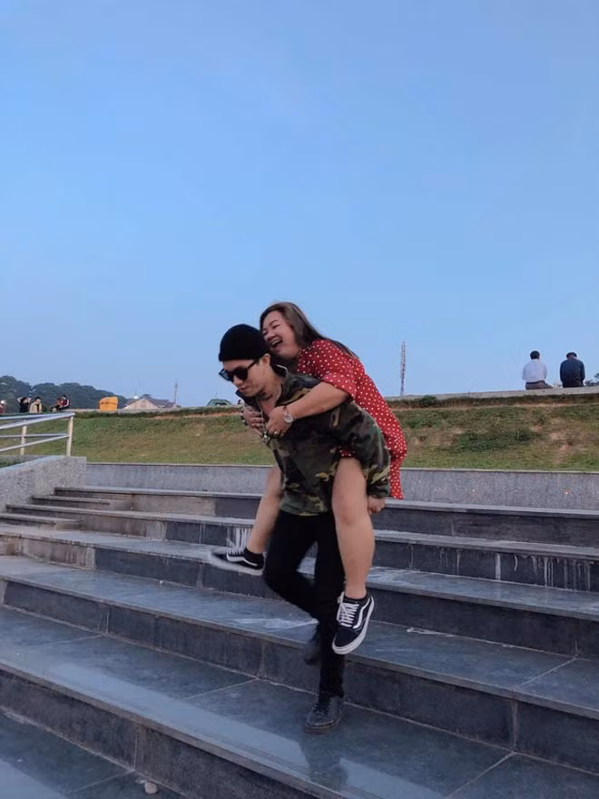 Chuyen tinh 'Chong gay - vo beo': Khoc cuoi moi dem chi vo chong toi biet-Hinh-11