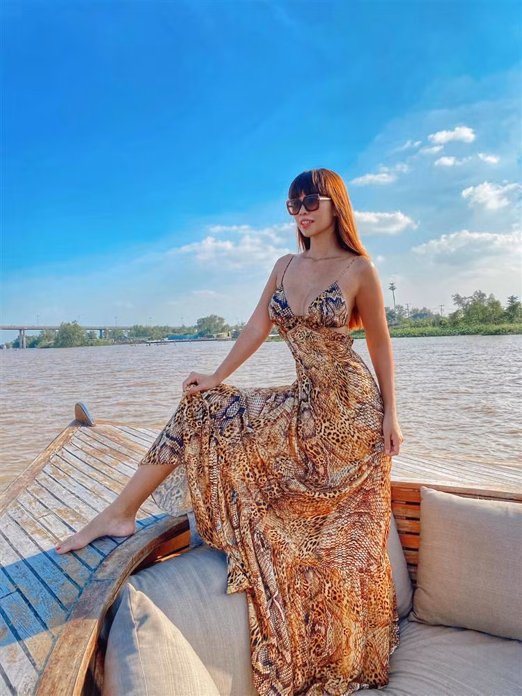 Cach hanh xu cua sieu mau Ha Anh moi khi bi dung cham