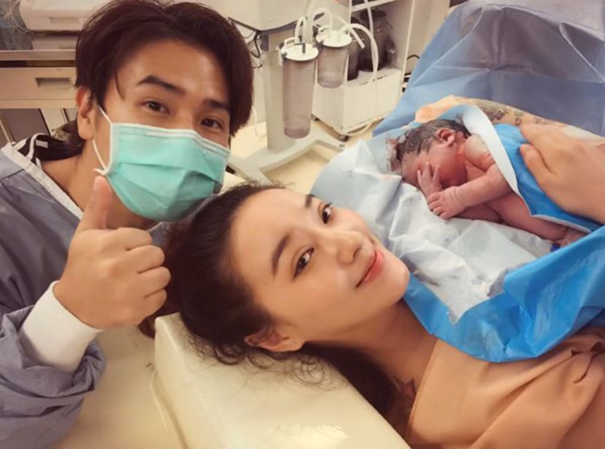 Đưa vợ đi đẻ, chồng chiếm luôn giường của vợ gây tranh cãi - Hình 2 Dua vo di de, chong chiem luon giuong cua vo gay tranh cai-Hinh-2