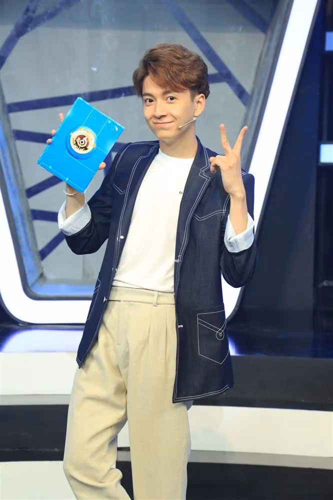 Ngo Kien Huy giam can ma doi chan ngay cang giong 'cui kho'-Hinh-8
