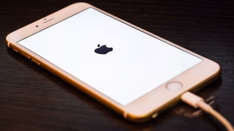 Thu thuat khac phuc dien thoai iPhone sac khong day pin