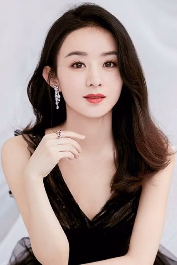 Trieu Le Dinh lot xac ngoan muc theo thoi gian khi lo anh cu-Hinh-7