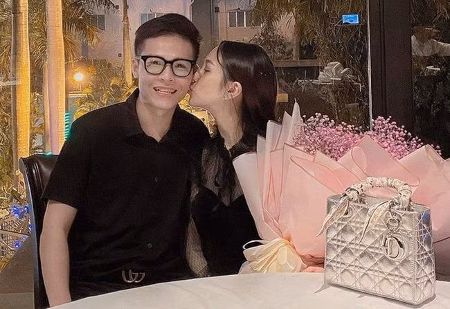 Ai nu nha dai gia Minh Nhua duoc chong tang qua 'sieu xin'-Hinh-4