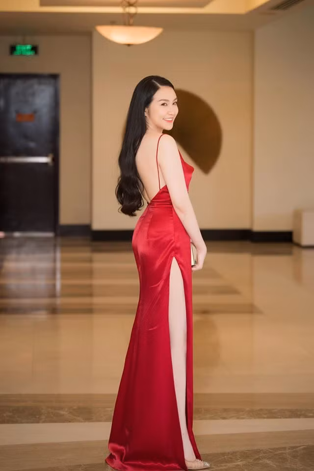 Vo Tuan Hung: 'Gai 3 con' van sexy nghet tho-Hinh-4