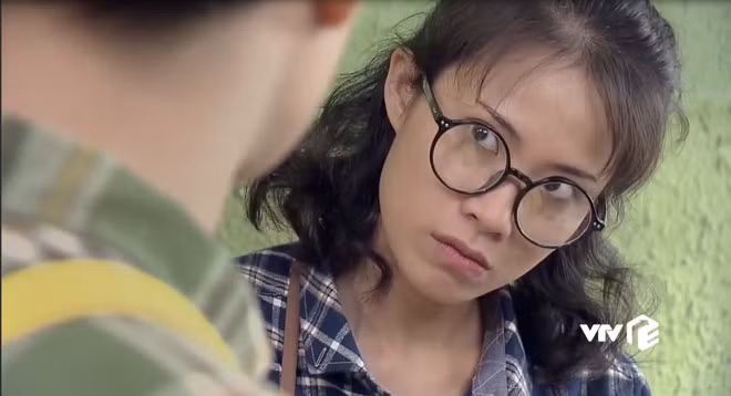 Khuất Quỳnh Hoa hiện ra sao sau 10 năm làm mẹ đơn thân? Khuat Quynh Hoa hien ra sao sau 10 nam lam me don than?